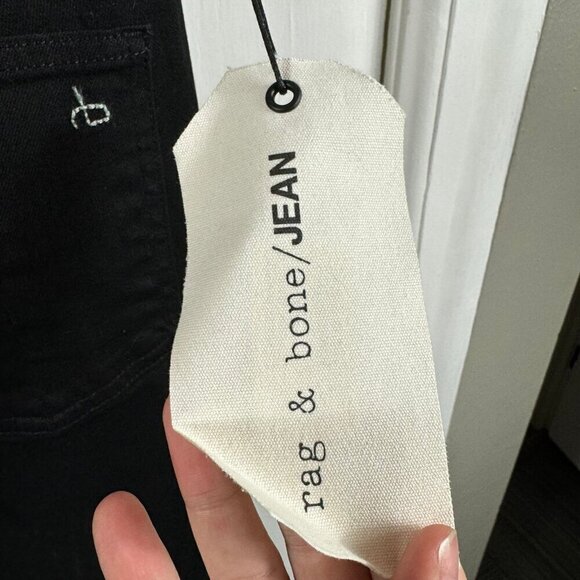 Rag & Bone Yuki Skinny in Coal Bar split front.  Size 30 - Picture 9 of 12